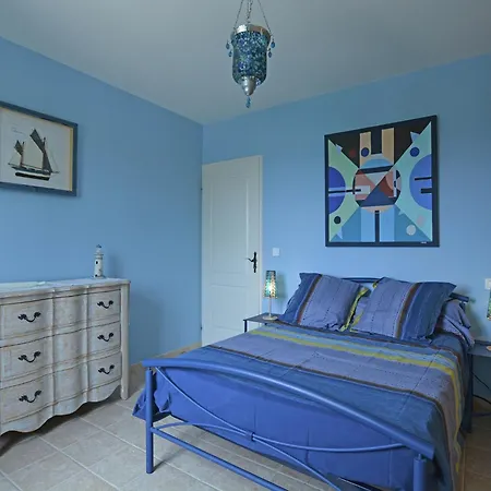 Vila Tranquil With Pool View Cornillon