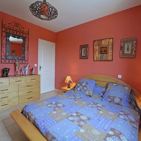 Tranquil With Pool View Vila Cornillon