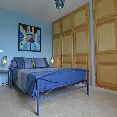 Vila Tranquil With Pool View Cornillon