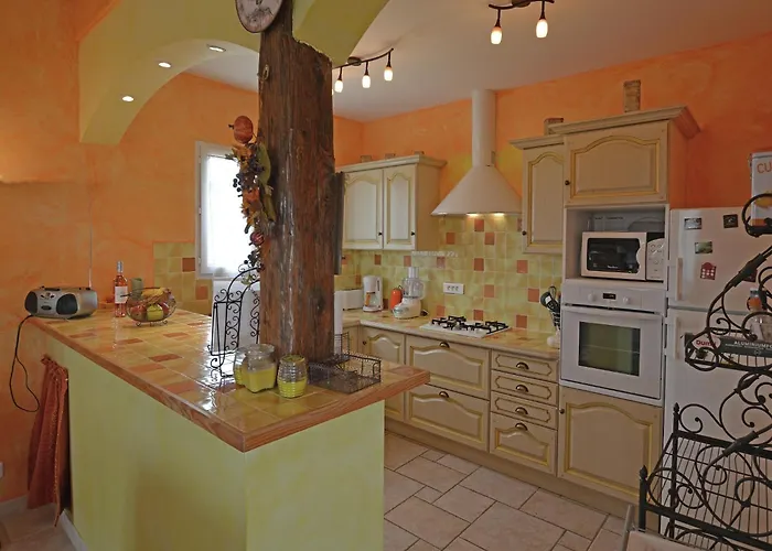 Villa Tranquil With Pool View