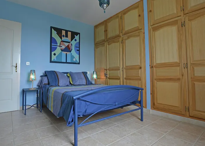 Villa Tranquil With Pool View Cornillon