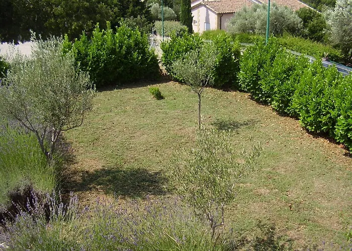 Tranquil With Pool View Villa Cornillon